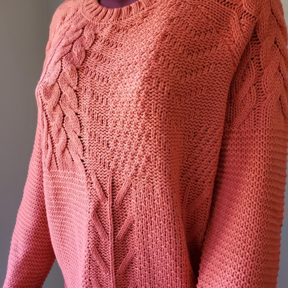 Time and Tru Knit Sweater (SOLD) - Picture 2 of 5